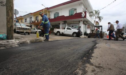 Inicia Ayuntamiento de Córdoba bacheo en la ex vía del Huatusquito