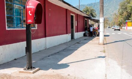 Instalan en comunidad la Ex Hacienda, teléfono CFE-Internet