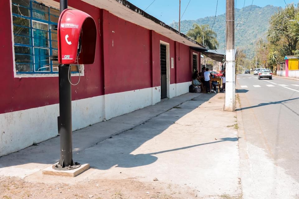 Instalan en comunidad la Ex Hacienda, teléfono CFE-Internet