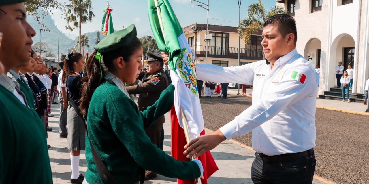 Presidió Alcalde de Ixtaczoquitlán, acto cívico