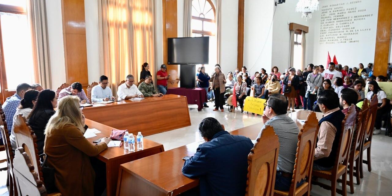 Atiende Síndica peticiones de ciudadanos Antorchistas