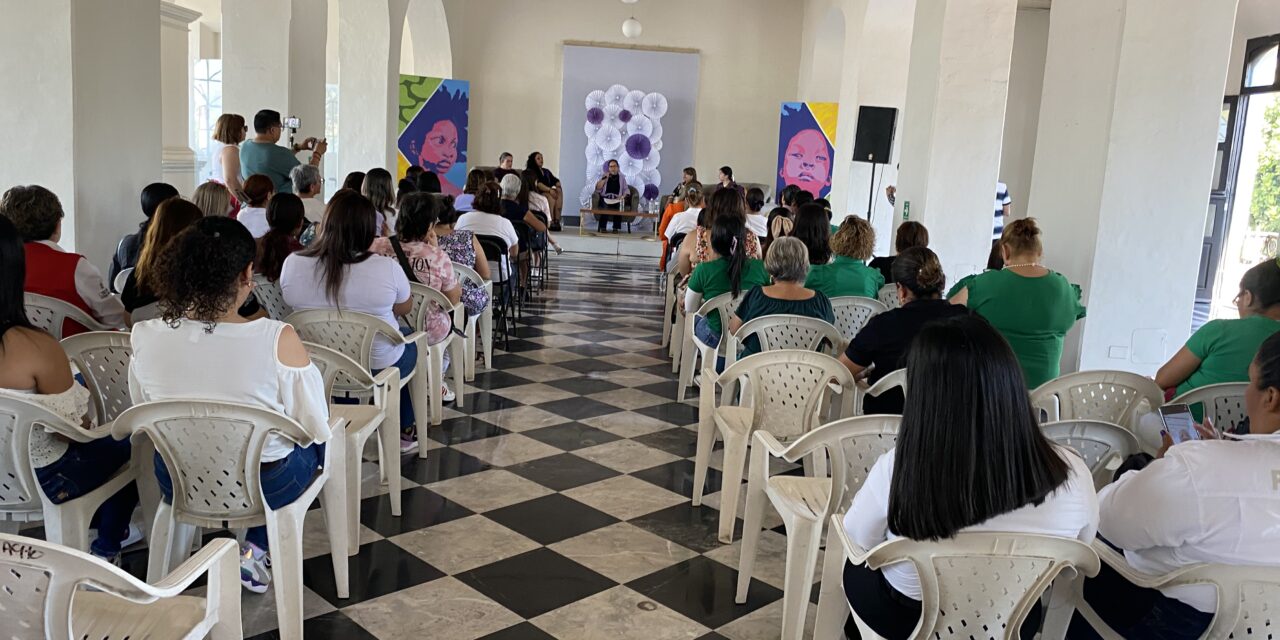 Realizan conversatorio, por el Día Internacional de la Mujer