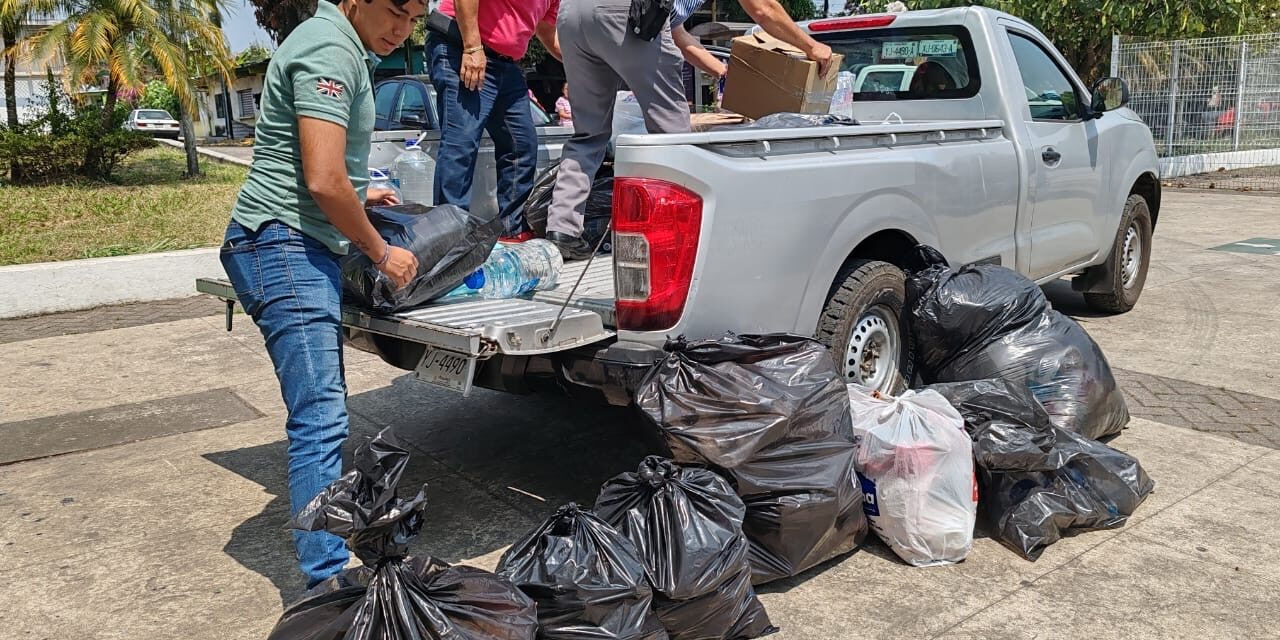 Entrega la UMPC de Córdoba al Ayuntamiento de Huiloapan víveres y herramientas donadas por cordobeses