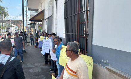 Se manifiestan en Fiscalía, piden liberación de joven