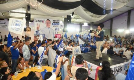 Cerró con broche de oro su día 50 de campaña en Córdoba con el ánimo desbordado de la gente