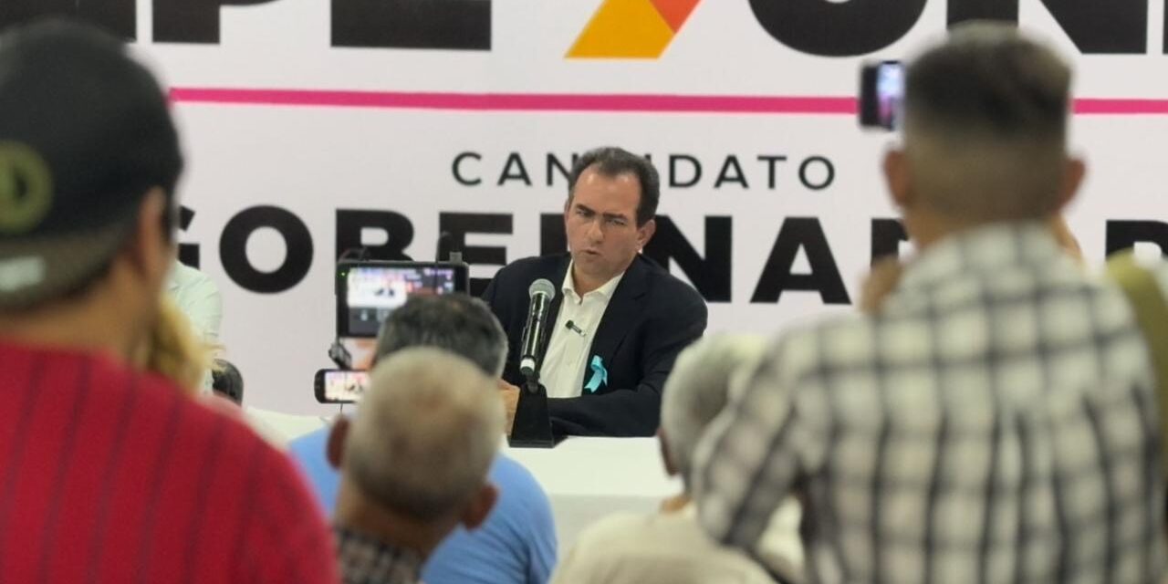 Presenta Pepe Yunes denuncias ante la FGR contra Rocío Nahle