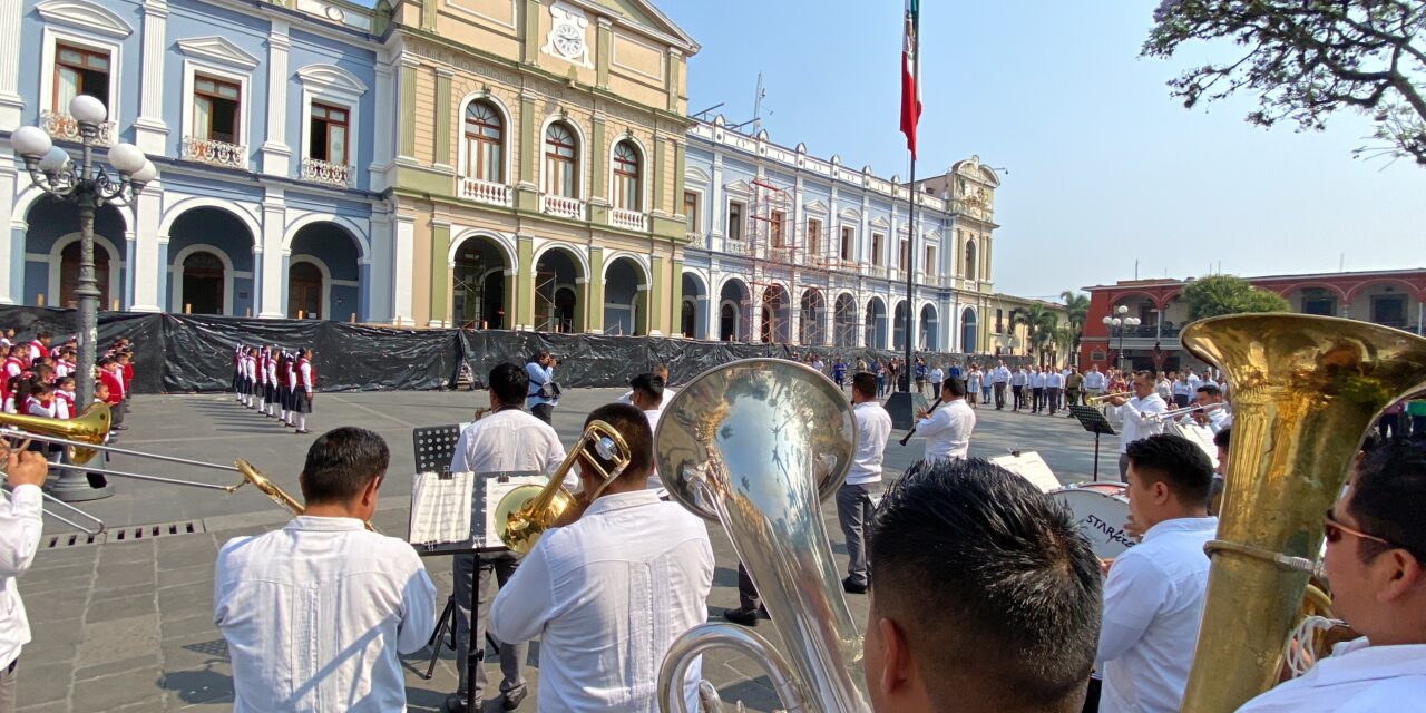 Autoridades municipales, presiden acto cívico por 406 aniversario de 1er Cabildo dé Córdoba