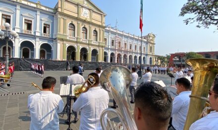 Autoridades municipales, presiden acto cívico por 406 aniversario de 1er Cabildo dé Córdoba