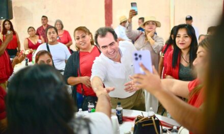 Se compromete Pepe Yunes a construir un gobierno que abandere las causas de las mujeres