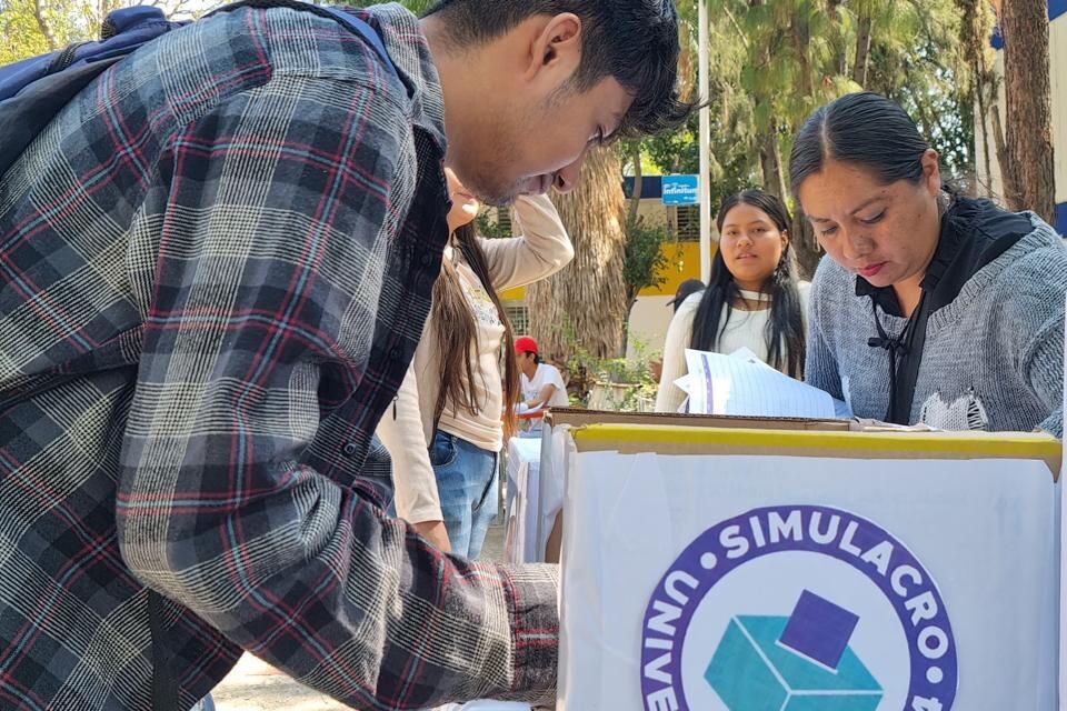 Sheinbaum arrasa en Simulacro Electoral Universitario 2024