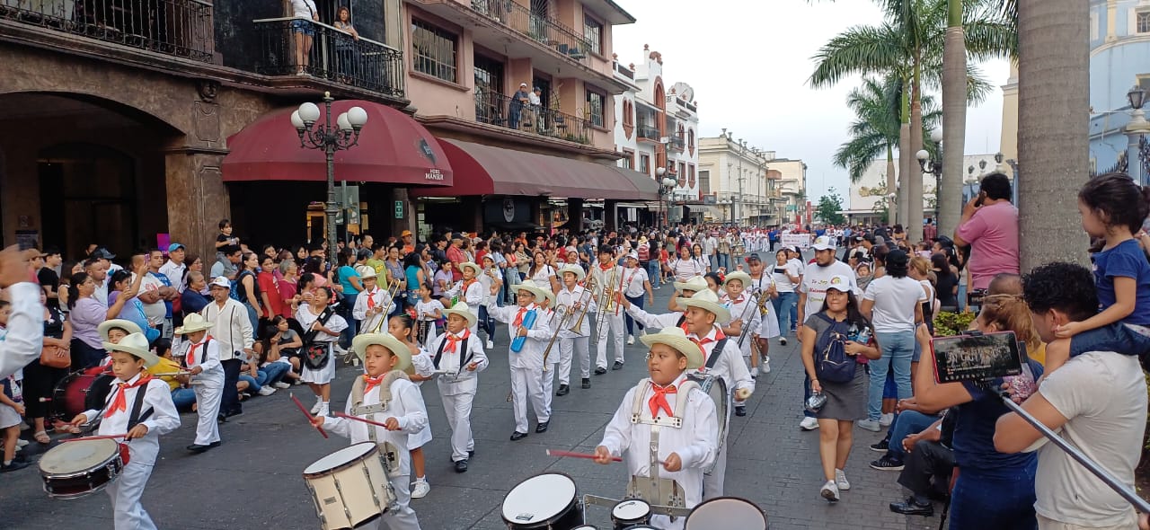 Momentos de alegría y algarabía, se vivieron en desfile de bandas de guerra