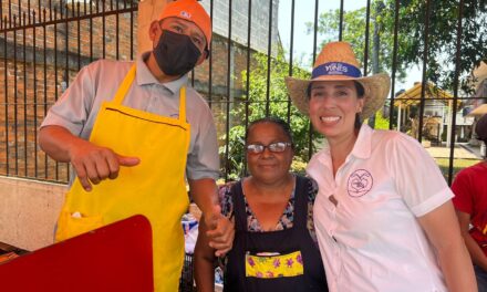 Mariana Ríos refrenda su compromiso con los habitantes de la Colonia Paraíso y El Dorado