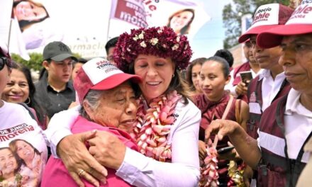 Hoy Rocío Nahle vivió la alegría de su movimiento en Pajalpan