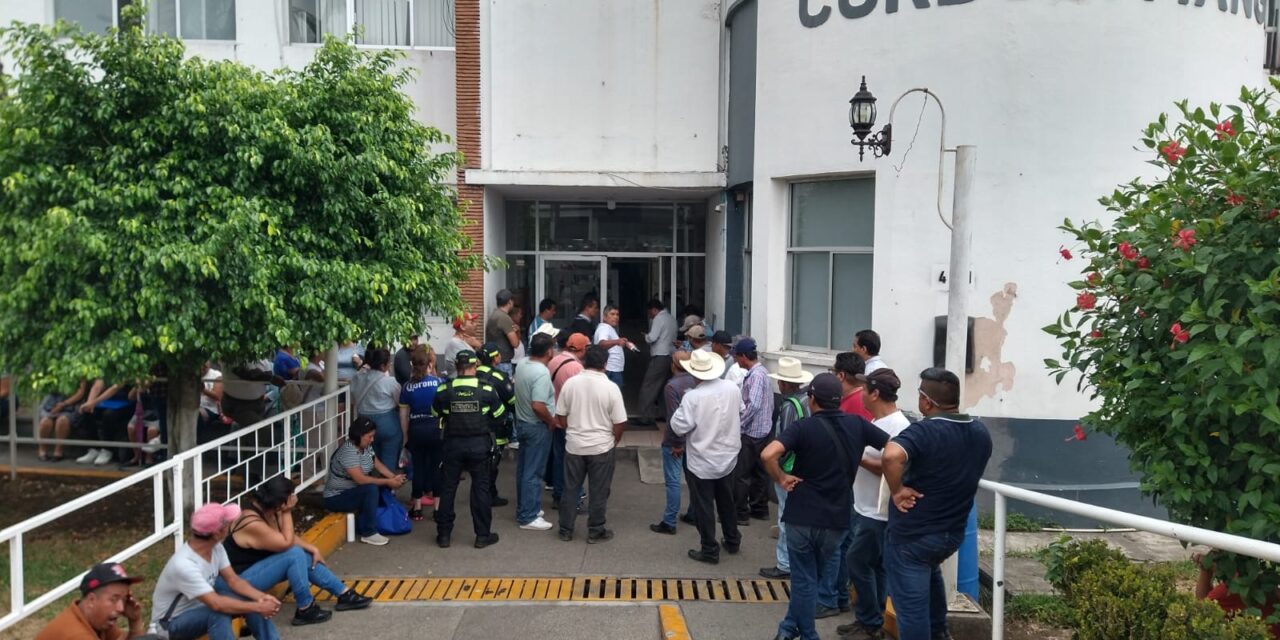 Con protesta, exigen destitución del Director del Hospital General Córdoba