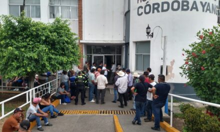 Con protesta, exigen destitución del Director del Hospital General Córdoba