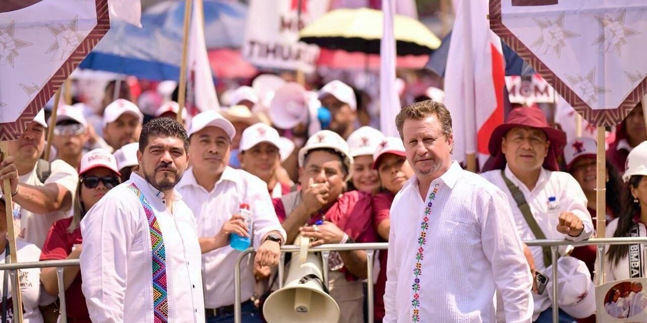 Zenyazen Escobar presente en el cierre de campaña de Rocío Nahle