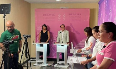 El debate entre candidatas a diputada local, se puso bueno al final con las porras