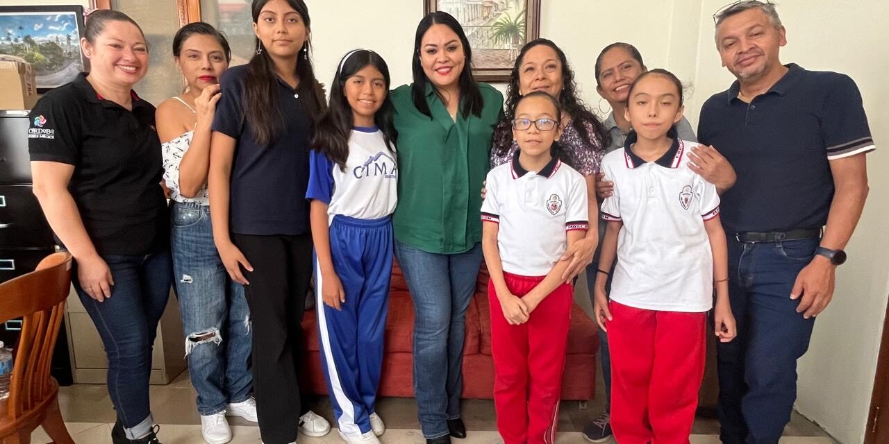 La Síndica Vania López recibió a las representantes de Córdoba en el Consejo Consultivo de Niñas, Niños y Adolescentes de Veracruz