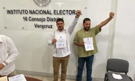 Entregan constancia de mayoría a Zenyazen Escobar, como candidato electo a diputada federal