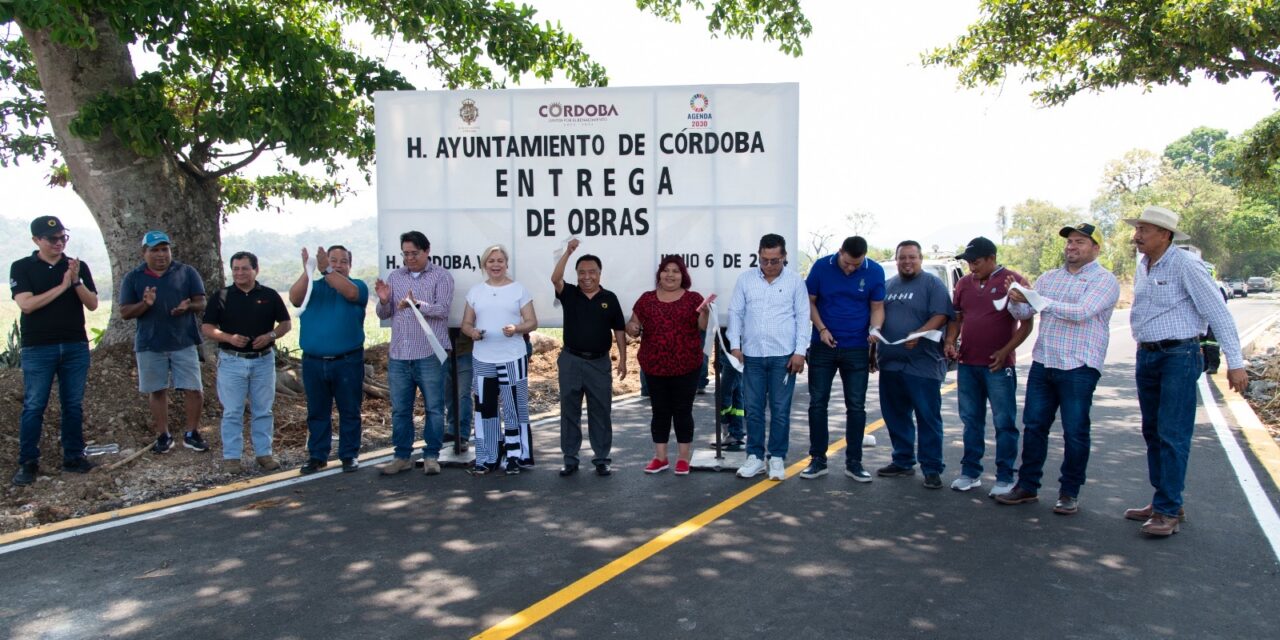 Entrega alcalde Juan Martínez obras de conectividad en zona urbana y rural de Córdoba