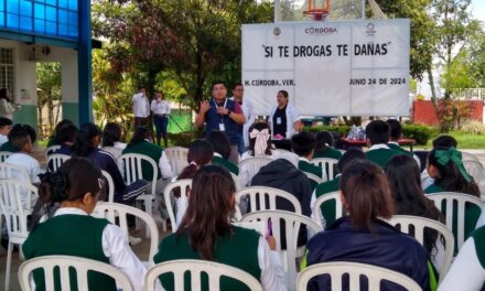 Llevan talleres de prevención de adicciones a estudiantes de zona rural de Córdoba