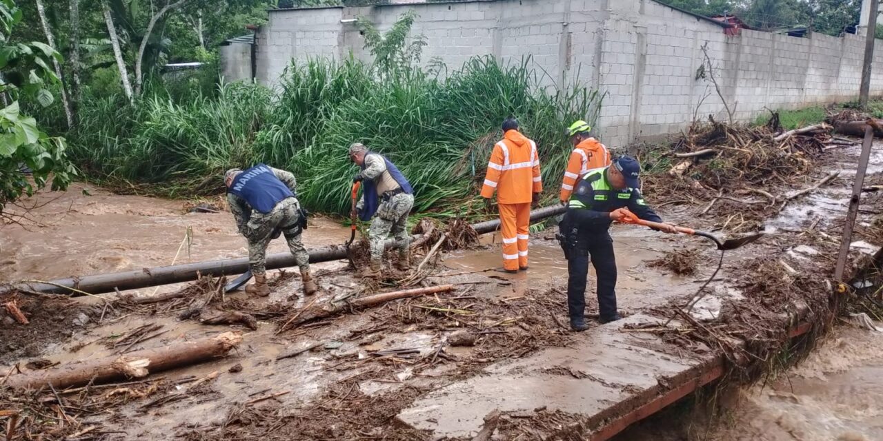 Desborda el Río San Antonio en la comunidad San Isidro Palotal, daña un puente