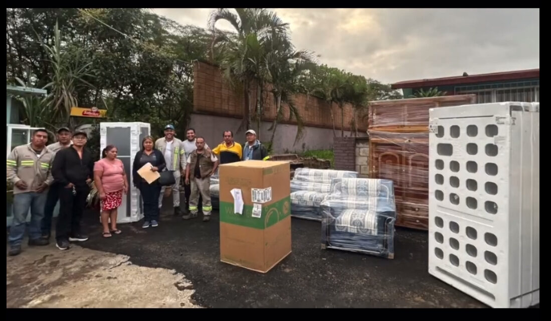 Entregó Hidrosistema de Córdoba, muebles a familia afectada