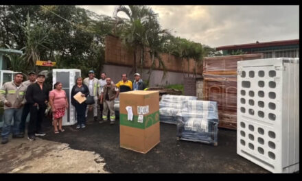 Entregó Hidrosistema de Córdoba, muebles a familia afectada