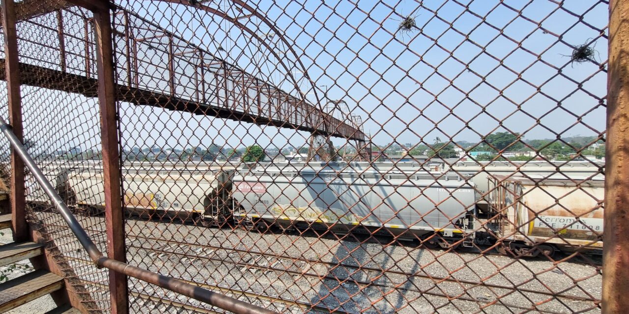 Inicia Obras Públicas de Córdoba la rehabilitación del puente de hierro de La Estación