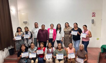 Adultos mayores concluyen cursos en la biblioteca “Luis Sainz López Negrete”