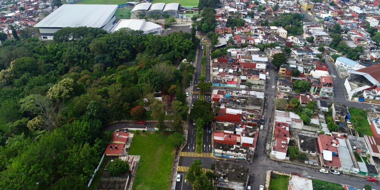 Rehabilitan vialidades en la colonia Toxpan