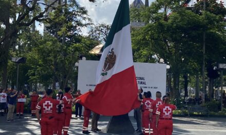 Se realiza acto cívico, con motivo del Día de la Nación Pluricultural