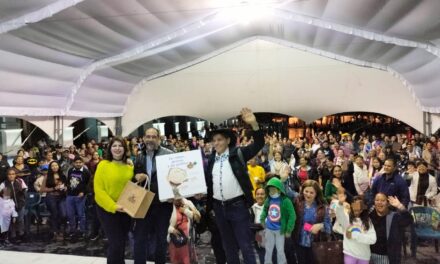 Exitosa presentación de Mario Iván Martínez y Tiburcio Gabilondo en la FIL Córdoba